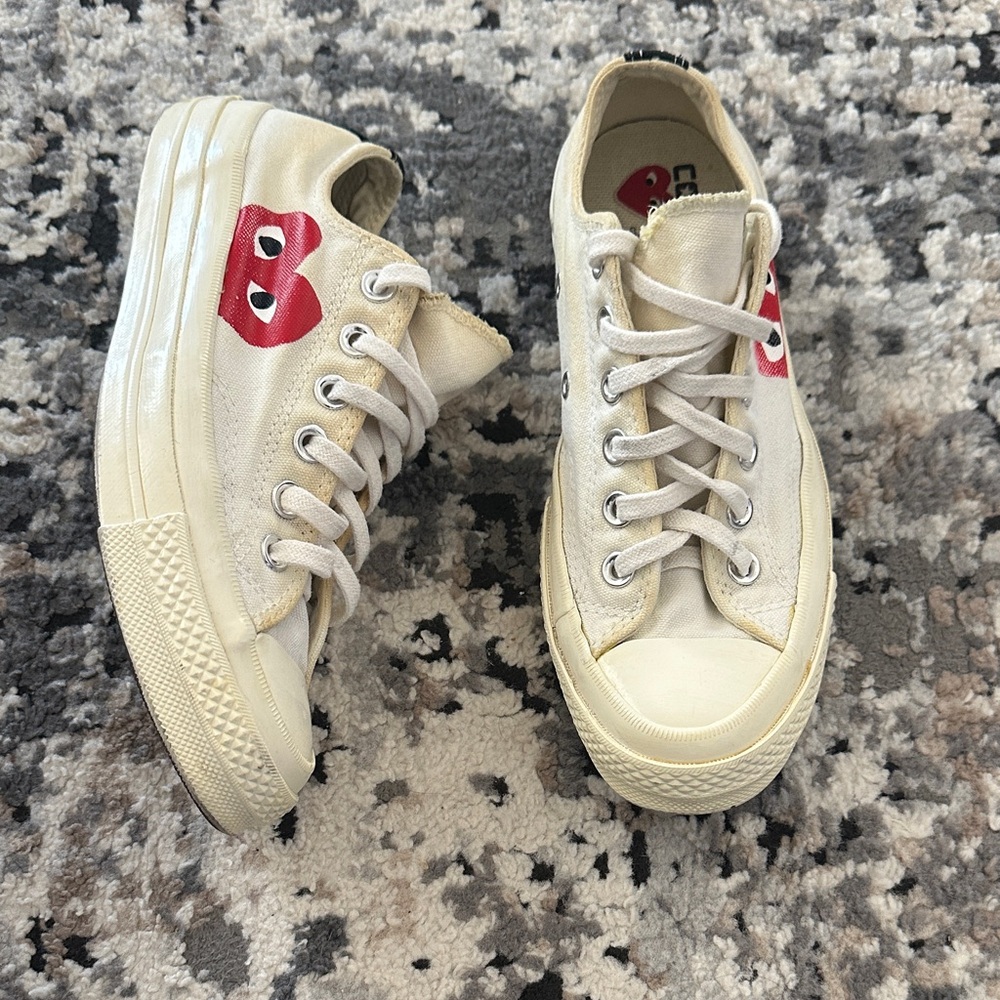 Converse size 7